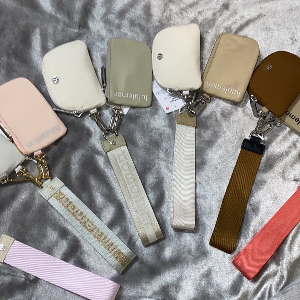 LULULEMON DUAL POUCH WRISTLET - Picture 9 of 17